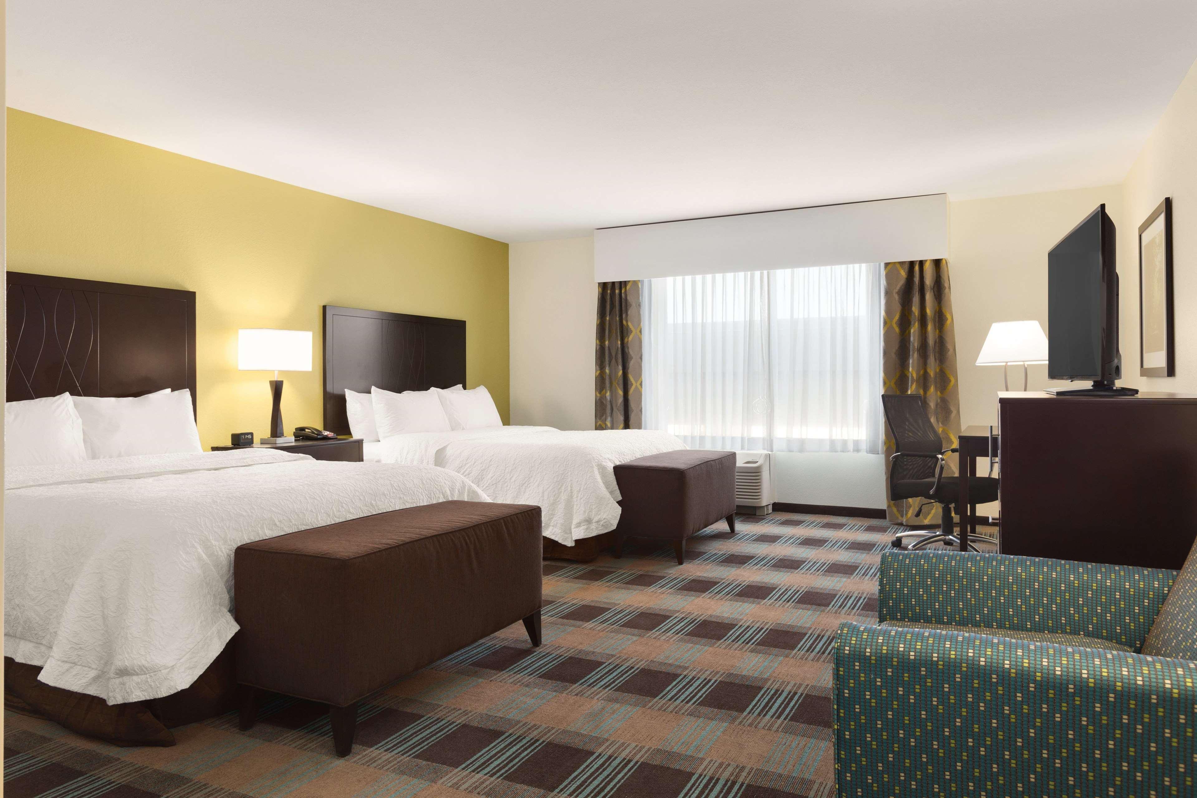 Hampton Inn Fairmont Exterior foto