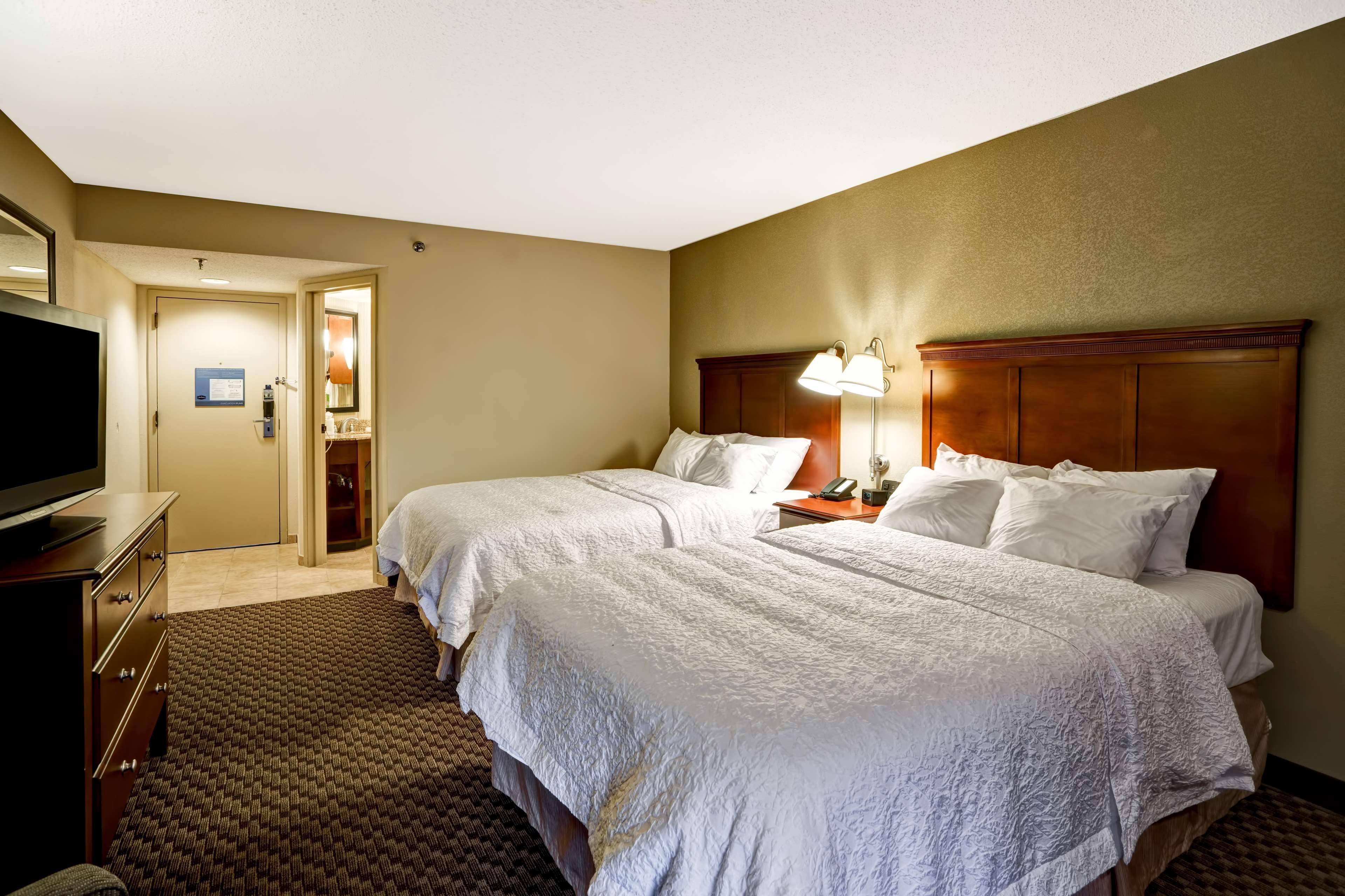 Hampton Inn Fairmont Exterior foto