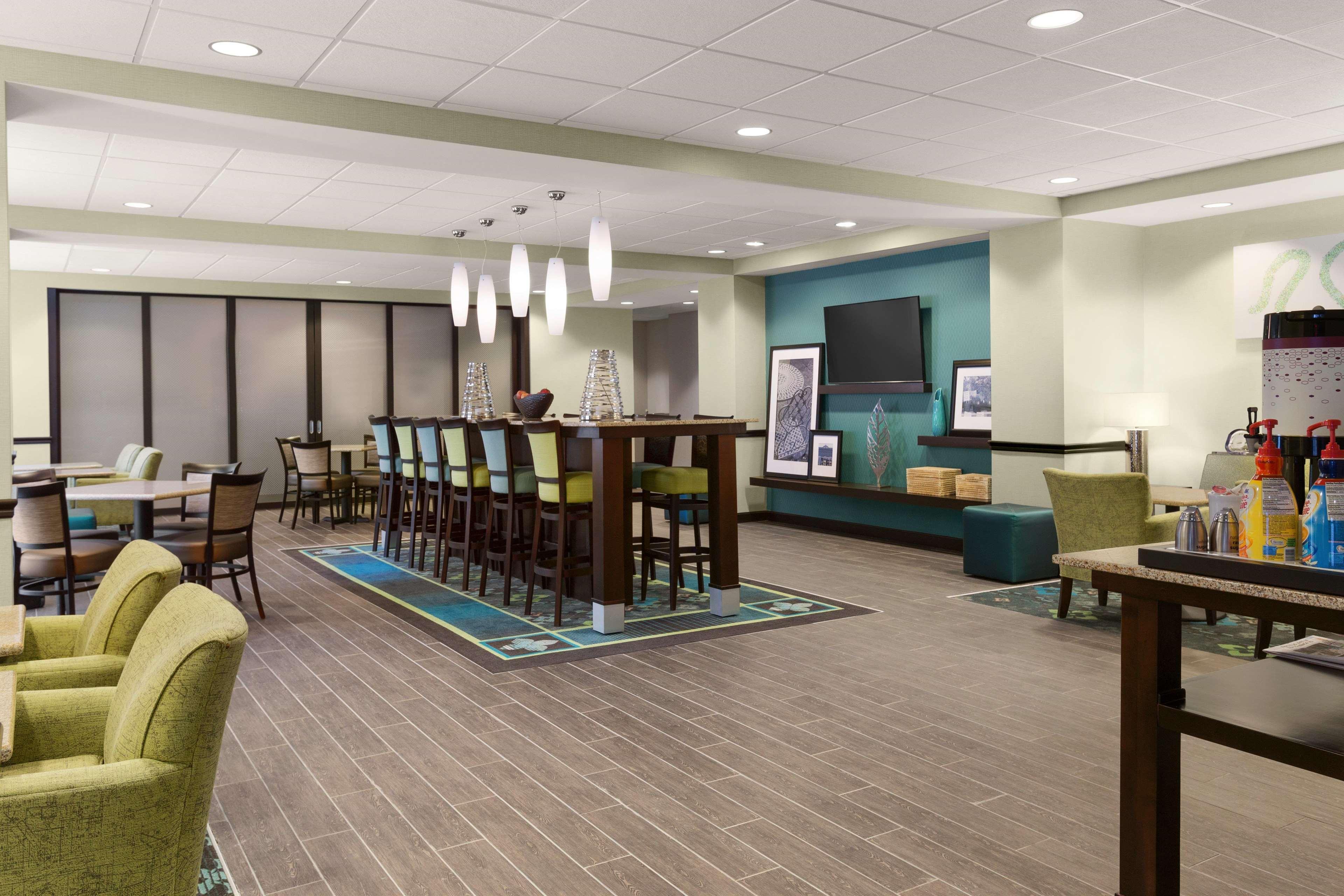 Hampton Inn Fairmont Exterior foto